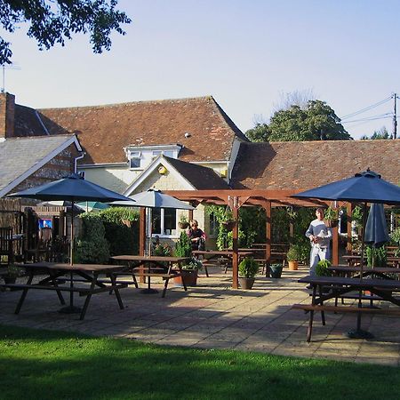 The Pelican Inn Stapleford  エクステリア 写真
