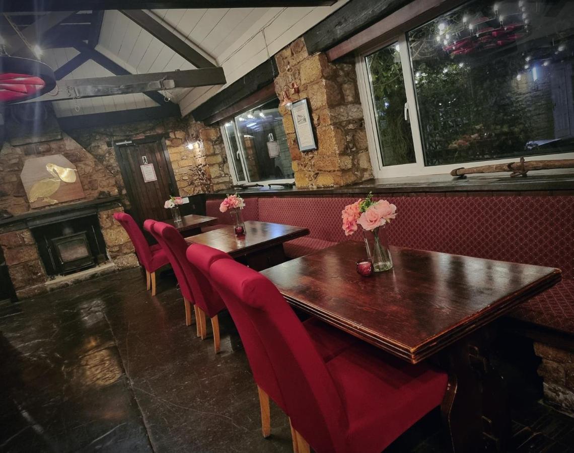 The Pelican Inn Stapleford  エクステリア 写真