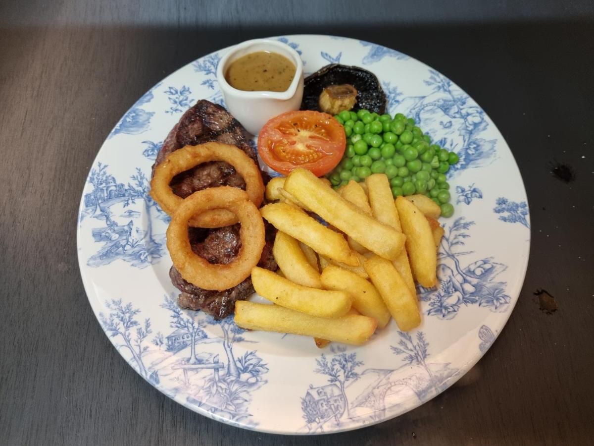 The Pelican Inn Stapleford  エクステリア 写真