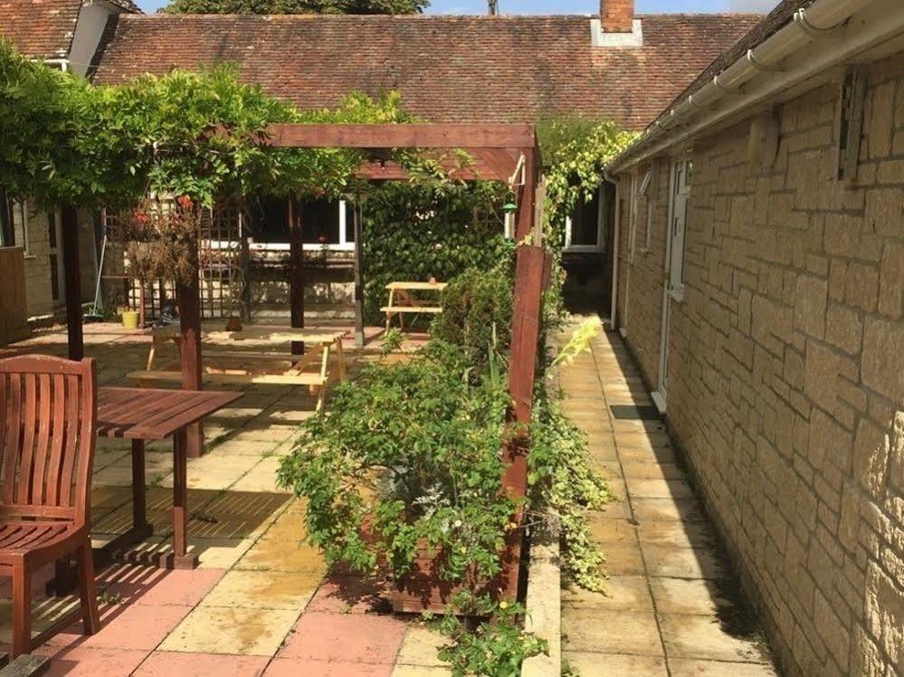 The Pelican Inn Stapleford  エクステリア 写真